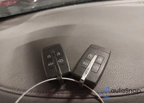 2010 Lincoln Mks from USA, damaged, VIN 1LNHL9ERXAG615178